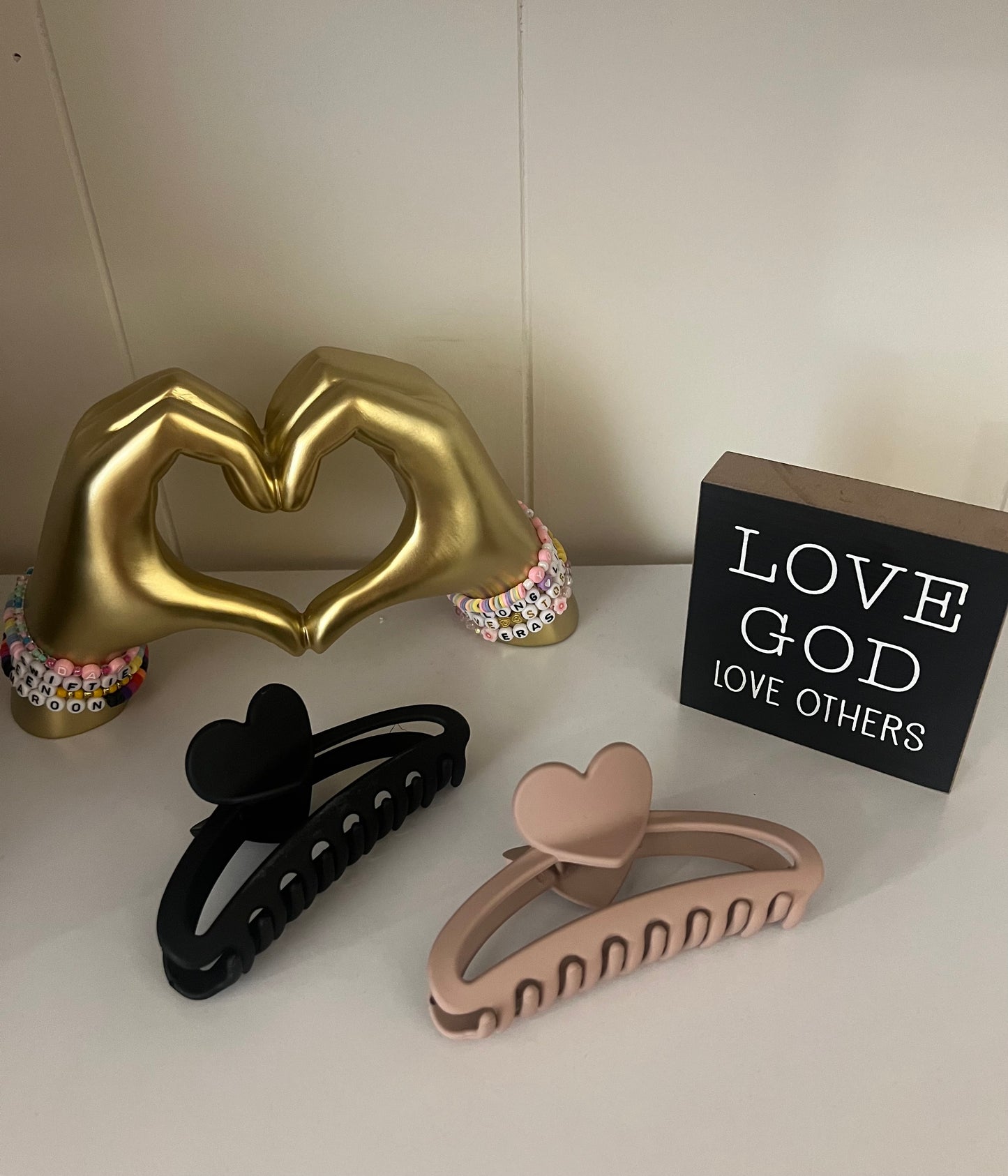 Hearts Up Claw Clip (Black)